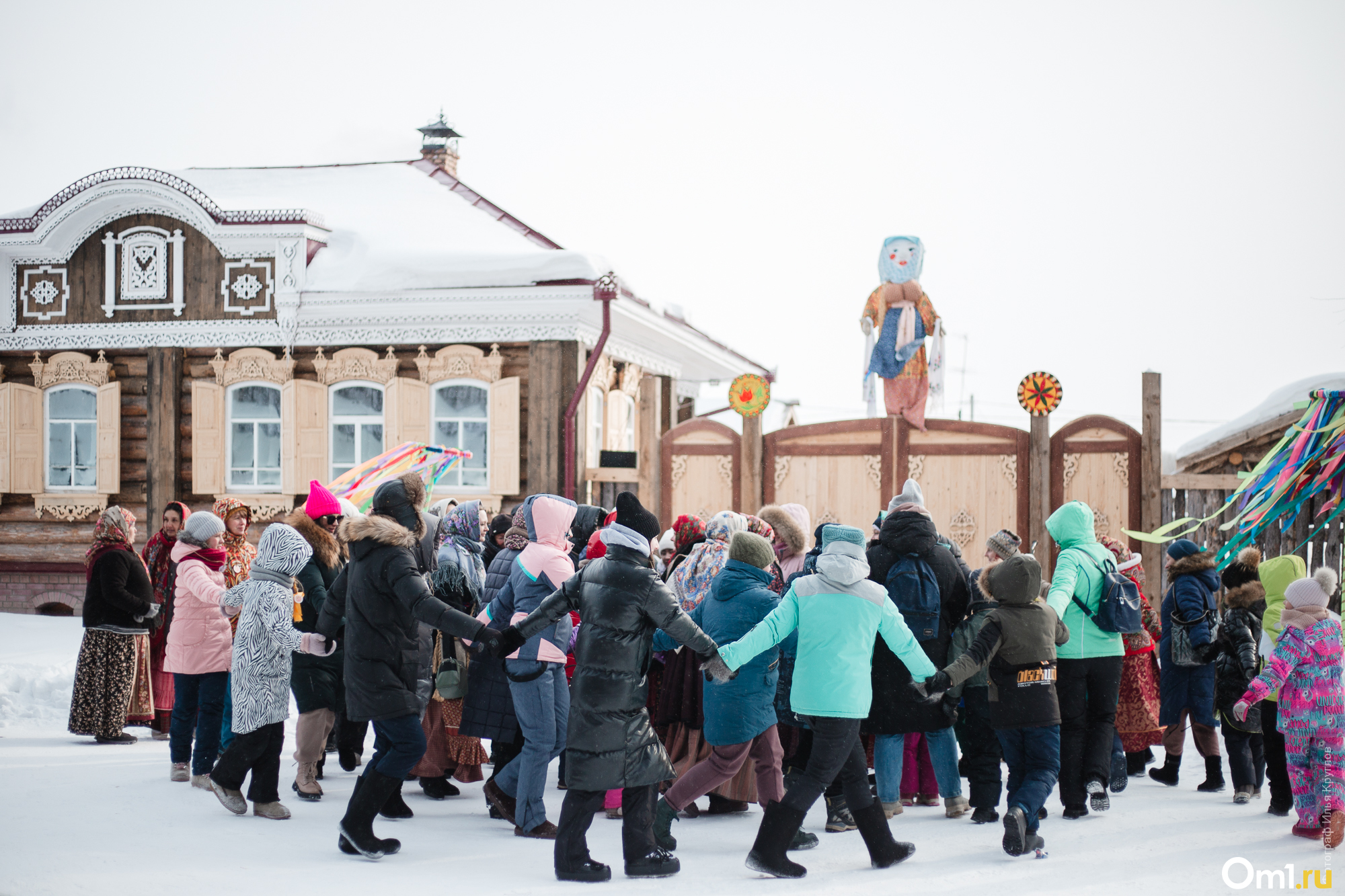 Урожая в этом году не будет? На Масленицу в Большеречье жгли чучело и  предсказывали будущее. ФОТО | 27.02.2023 | Омск - БезФормата