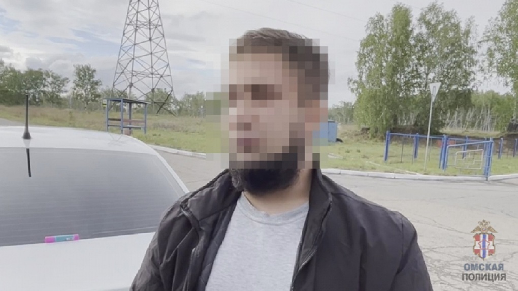 В Омске задержали наркокурьера с крупной партией синтетического наркотика. ВИДЕО