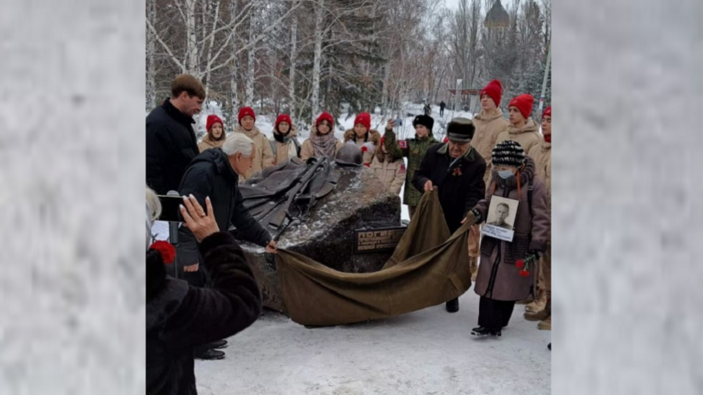 В омском парке Победы установили новый памятник