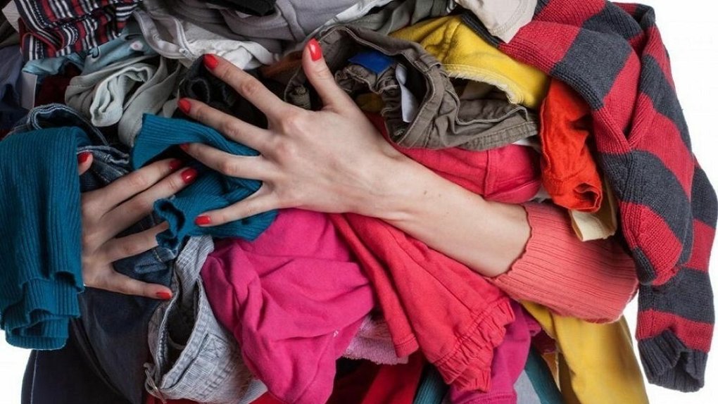 Освобождаем шкафы правильно: что делать с ненужной одеждой