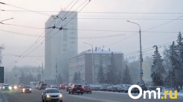 «Всё дерёт в горле». Ночью Омск снова окутали едкие химические выбросы