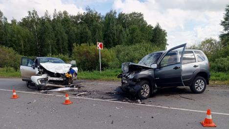 В лобовом столкновении под Шербакулем пострадали пятеро
