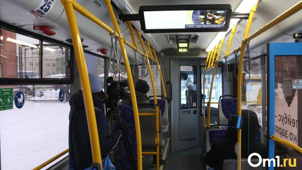 Для закрытия графика движения автобусов в Омске не хватает 170 водителей