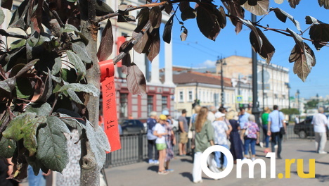 Мэр Омска Шелест и бизнесмен Латария открыли новую зону отдыха «Музейная» на улице Ленина