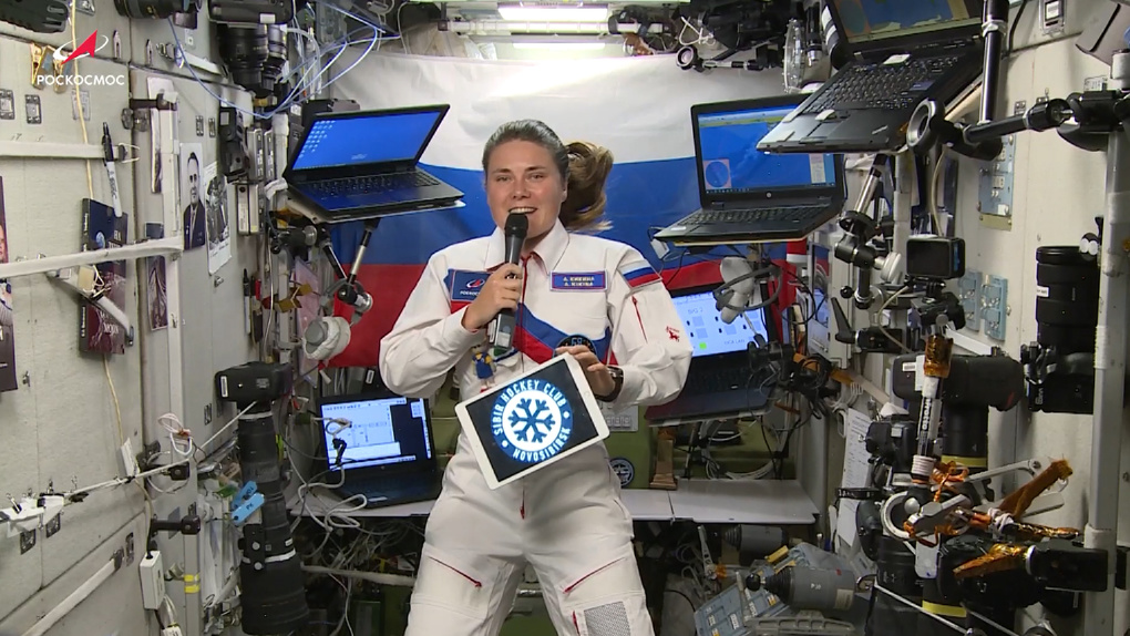 Космонавт из Новосибирска Анна Кикина поздравила ХК «Сибирь» с 60-летним юбилеем