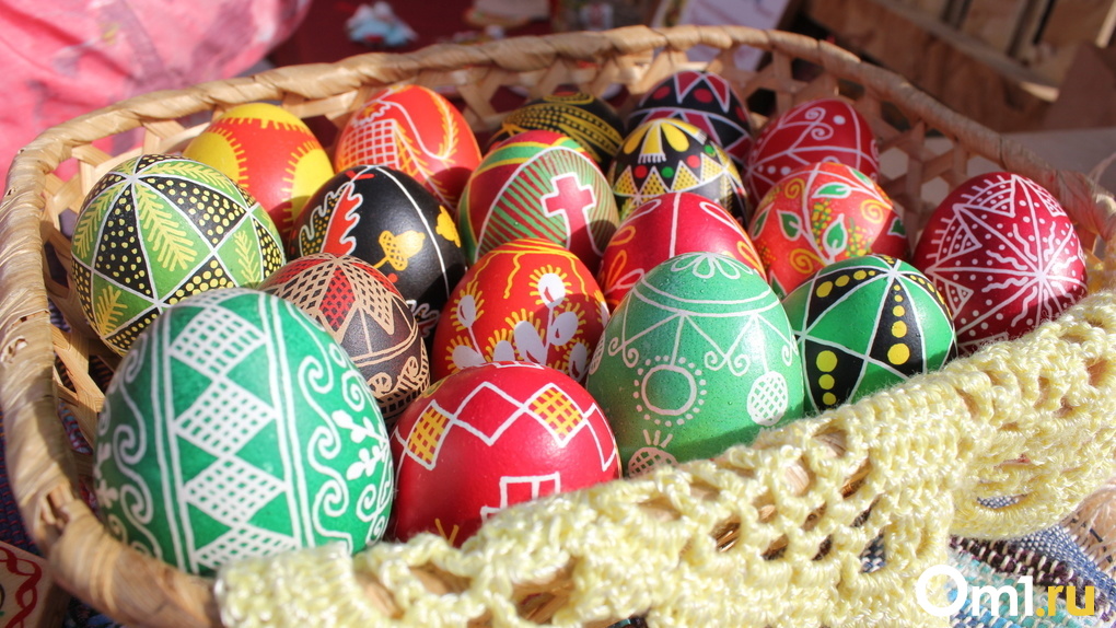 Яркое яйцо и гончарная посуда: на новосибирской набережной открылась ремесленная ярмарка. ФОТОРЕПОРТАЖ