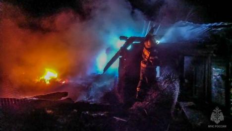 В Омской области сгорела баня