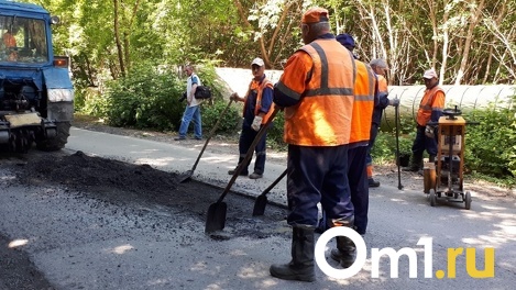 «Ямы размером с колесо»: губернатор Андрей Травников раскритиковал состояние новосибирских дорог
