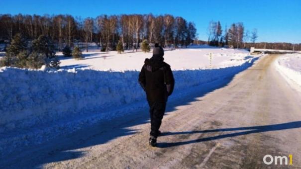 Помощь пришла вовремя: новосибирцы подвезли пассажиров задымившегося автобуса