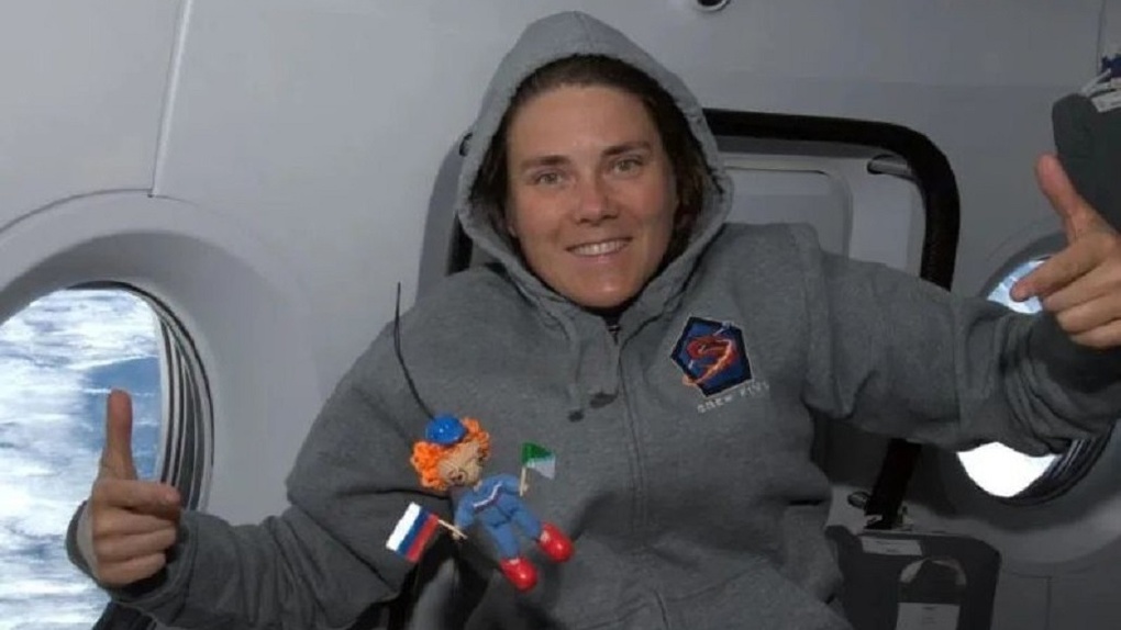 Новосибирский космонавт Анна Кикина показала Городовичков на борту МКС