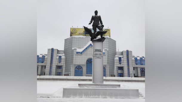 В Новосибирске перенесут памятник Александру Покрышкину