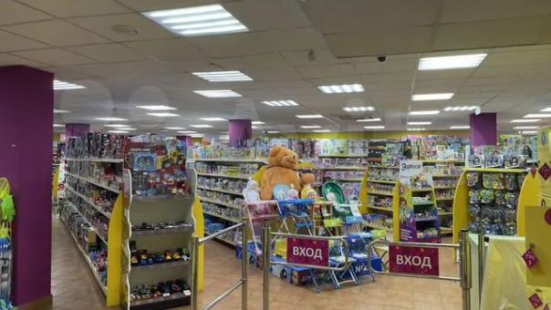 В Омске выставили на продажу целый торговый центр