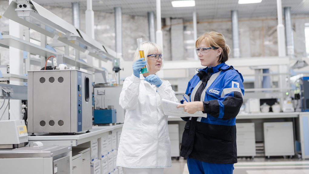 На Омском заводе смазочных материалов запустили импортонезависимую технологию тестирования масел