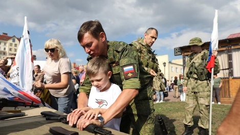 «Победа будет за нами!». В Омске прошла патриотическая акция, собравшая более 3,5 тысячи горожан