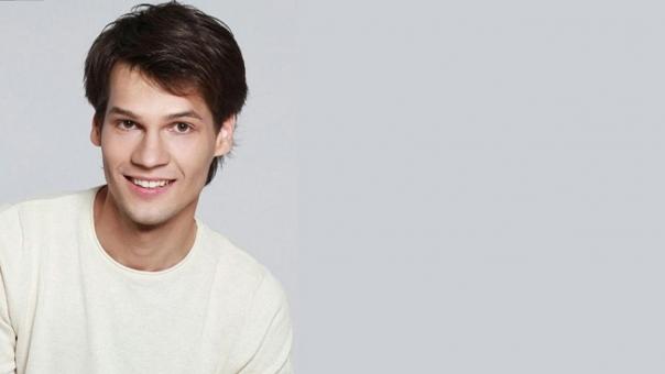 Омский актёр сыграл в популярном сериале ТНТ - «Девушки с Макаровым»