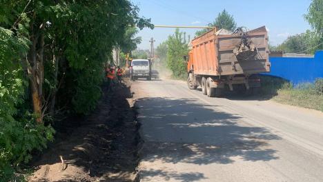 На печально известной улице в Новосибирске начали делать тротуар