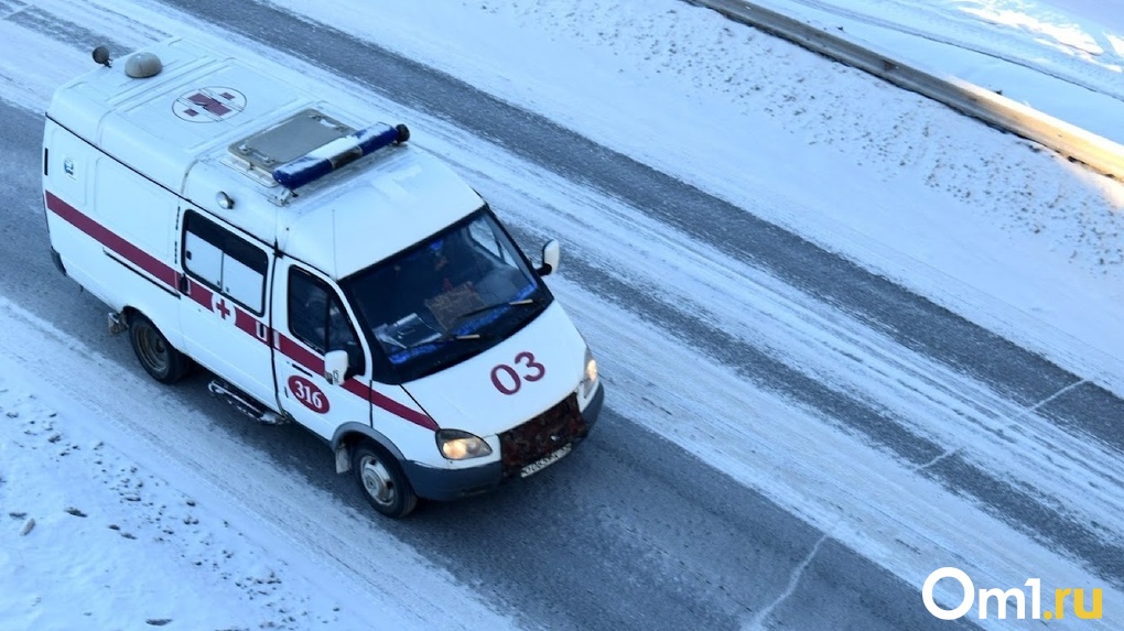 Омская медсестра вошла в горящий дом и спасла ребёнка