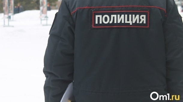 Омич, который угрожал взорвать пятиэтажку, умер во время задержания