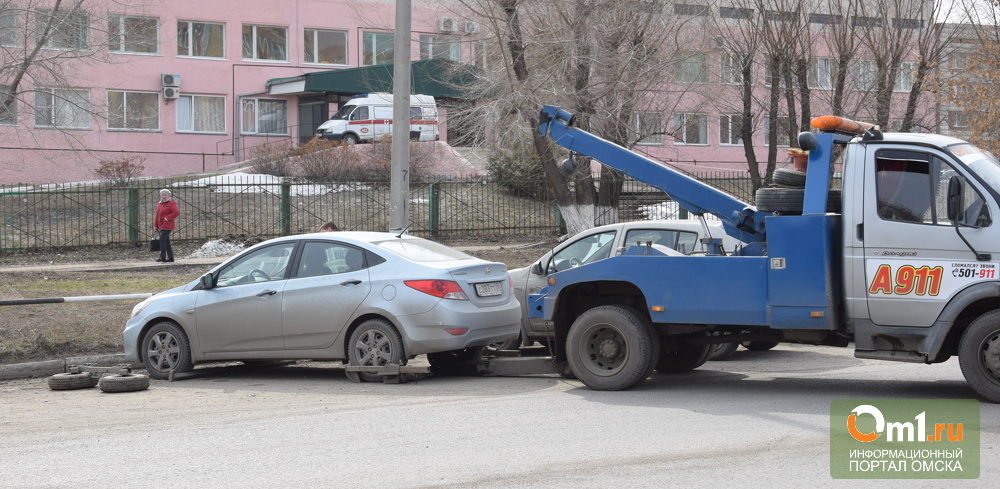 Борьба за место под солнцем: где парковаться возле больницы имени Кабанова?
