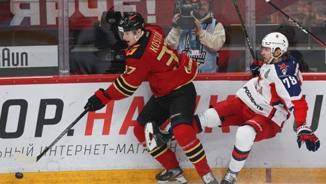 Экс-нападающий «Авангарда» Клим Костин продлил контракт с «Сент-Луисом»