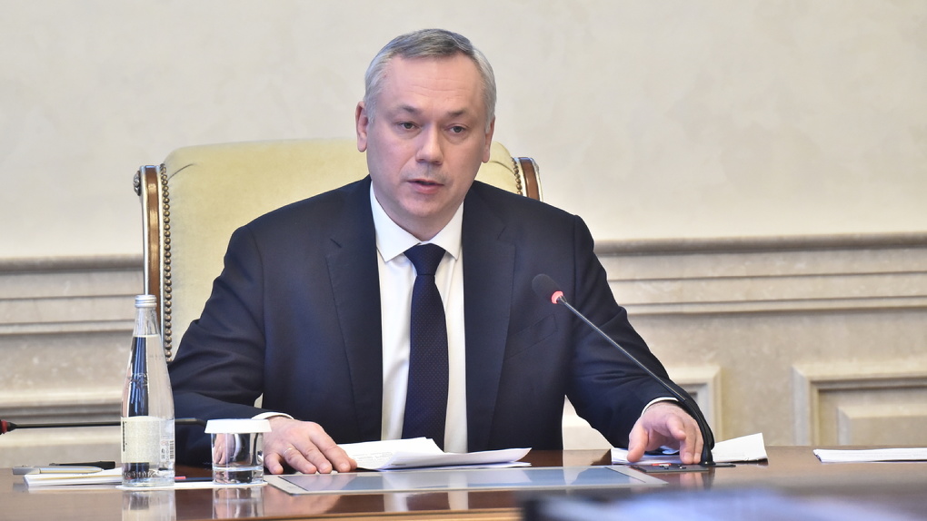 Губернатор Андрей Травников жёстко потребовал решить проблему с вывозом мусора в Новосибирске и Оби