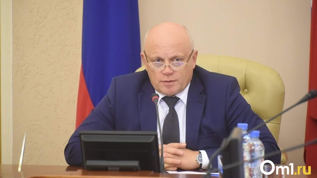 Бывший губернатор Омской области Виктор Назаров официально сложил полномочия сенатора