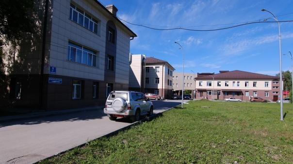В Оби после масштабной реконструкции открыли городскую больницу. Фото