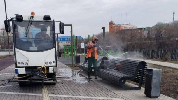 В Омске начались работы по весенней уборке города