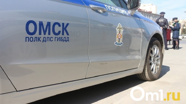Пьяный омич устроил аварию и сбежал с места на полицейской машине