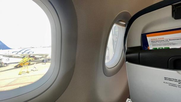 «Засада в аэропорту»: новосибирский депутат Яковлев застрял в Шереметьево