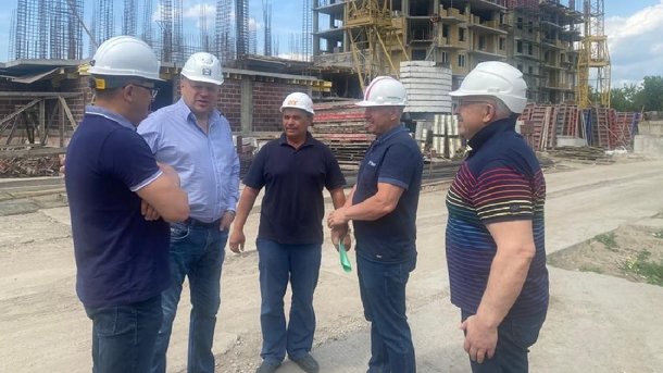 Шелест планирует привлечь банк к строительству проблемного дома в Омске