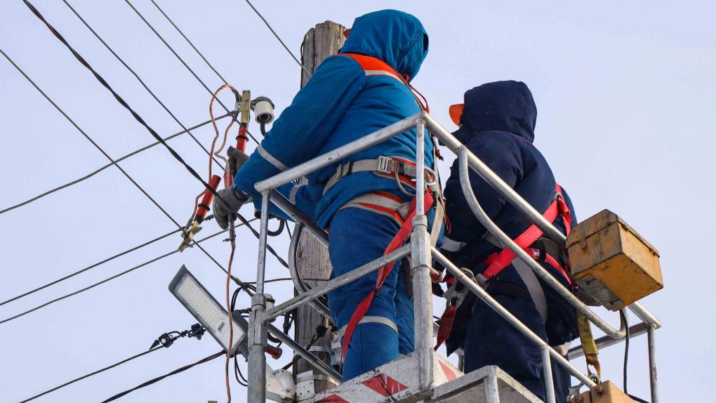 В Новосибирских электросетях расширяют опыт применения нормализаторов напряжения