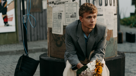 Гномы, карцер и коварный бес: что покажут в омских кинотеатрах в майские праздники