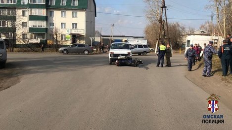 В Омском районе водитель сбил мотоциклиста – он получил два перелома