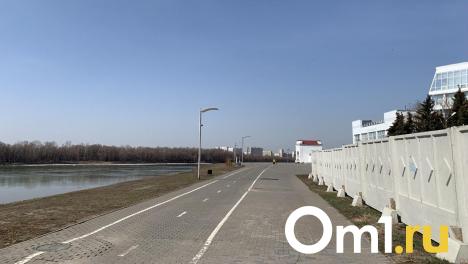 Строящаяся гостиница залила центр Омска грязью