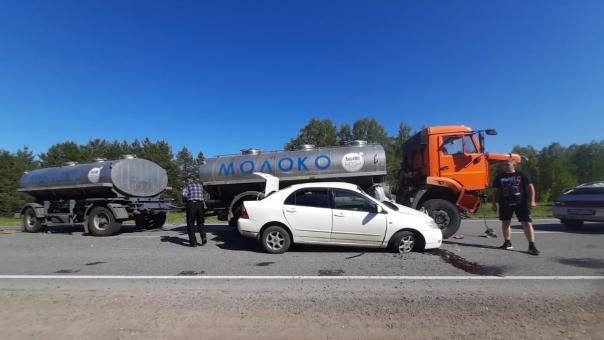 В массовом ДТП с молоковозом пострадала двухлетняя омичка