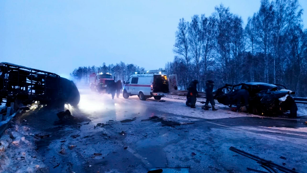 Остались жена и маленькие дети: появились подробности о 4 погибших в ДТП под Новосибирском