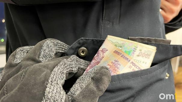 На омском предприятии грузчика подозревают в совершении сразу четырёх краж