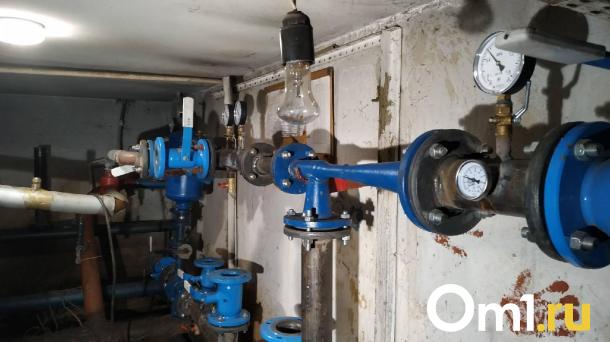 Горячая вода подмывает фундамент омской 17-этажки