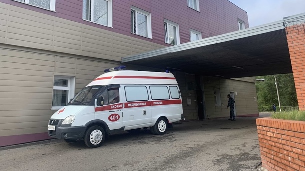 В Омске на Левобережье хозяин квартиры едва не убил своего гостя