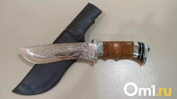У пассажирки, которая летела в Омск, нашли охотничий клинковый нож