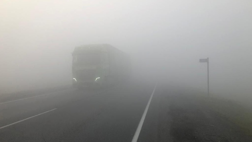 Нулевая видимость: трассу Омск-Тюмень заволокло дымом