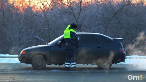 В Омске пожилой водитель сбил ребёнка на переходе и скрылся