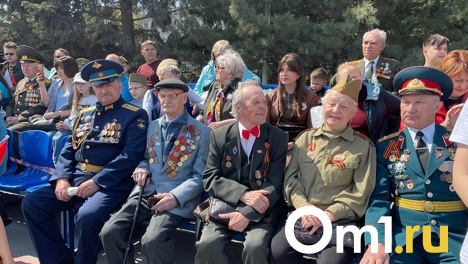 Салют и авиашоу. Как в Омске отпраздновали День Победы. LIVE