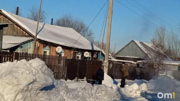Омичка оказалась в затопленном доме в морозы из-за прорыва водопровода