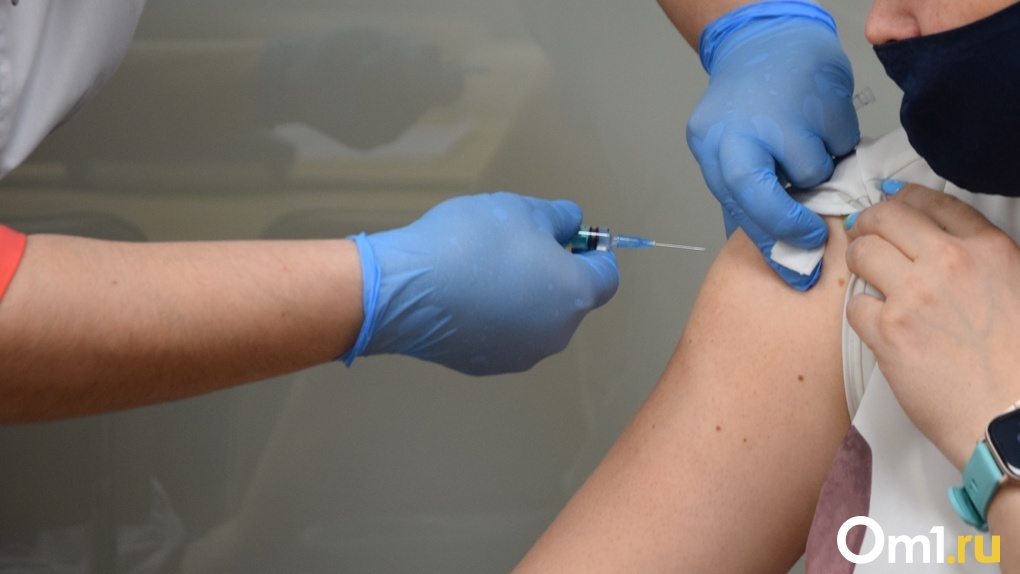 Обязательную вакцинацию для преподавателей ввели в Новосибирской области