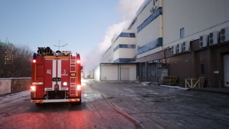 Омские спасатели ликвидировали пожар в «Триумфе» 12 часов