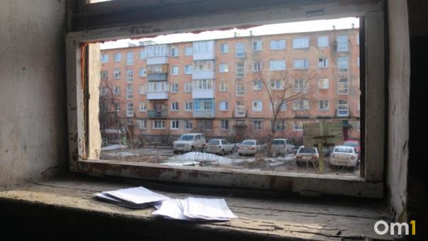 Из-за разваливающегося дома на Энергетиков в Омске возбуждают уголовное дело