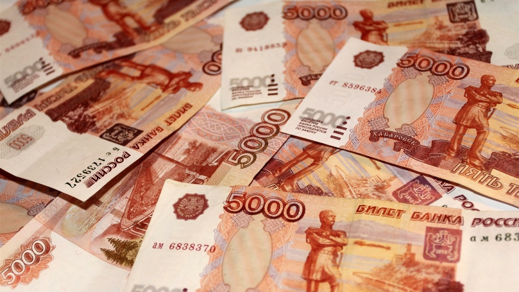 В Омске фальшивомонетчики распространяют поддельные пятитысячные купюры