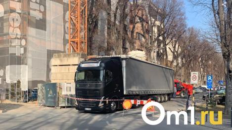 Запретить проезд грузовиков по Омску не получится. Власти решили пойти другим путём